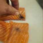 There Are Red Floaty Things in My Store-Bought Eggs — Is This Normal or a Warning Sign? Read the comments 👇